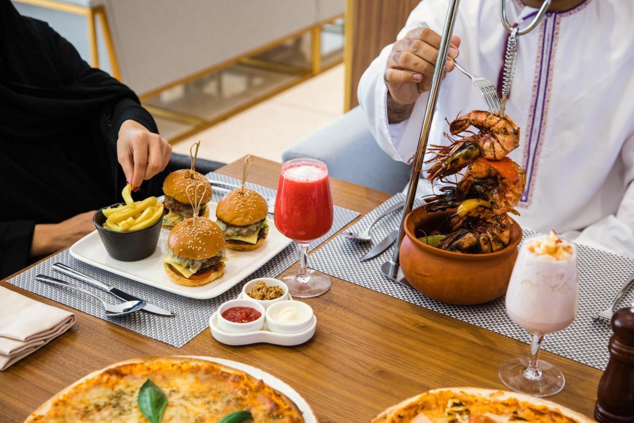 Maani Muscat Hotel & Suites Zewnętrze zdjęcie