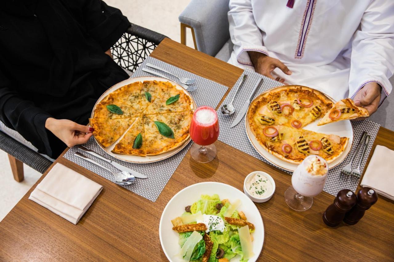 Maani Muscat Hotel & Suites Zewnętrze zdjęcie