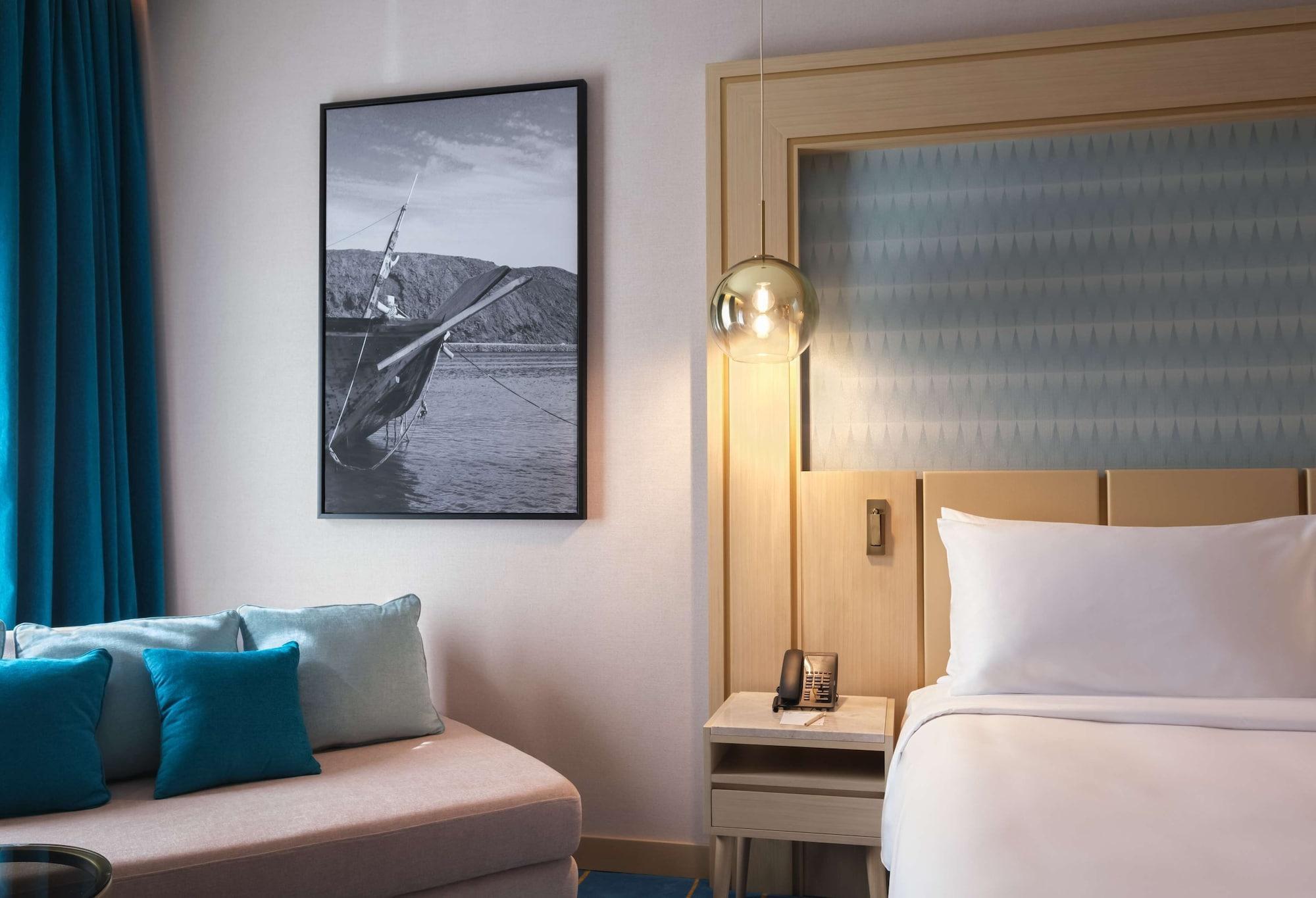 Maani Muscat Hotel & Suites Zewnętrze zdjęcie