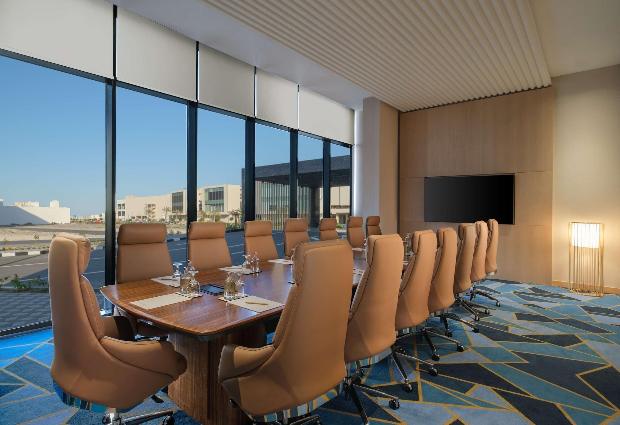 Maani Muscat Hotel & Suites Zewnętrze zdjęcie