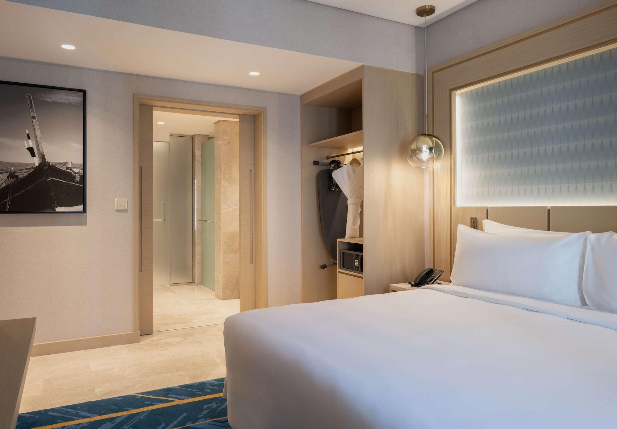 Maani Muscat Hotel & Suites Zewnętrze zdjęcie