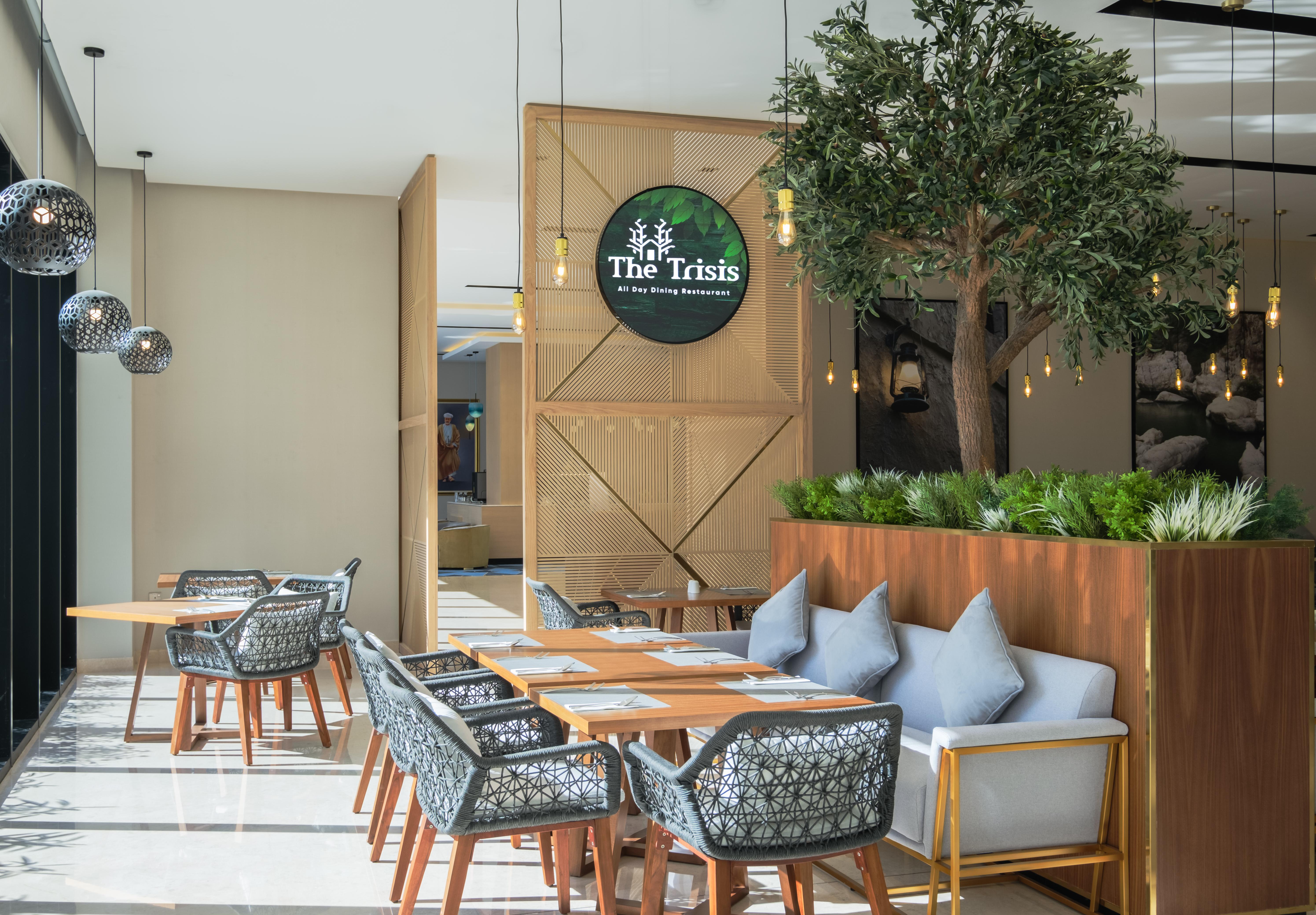 Maani Muscat Hotel & Suites Zewnętrze zdjęcie