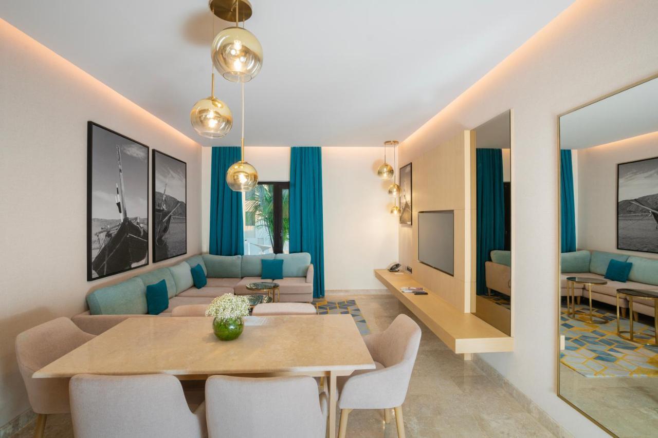Maani Muscat Hotel & Suites Zewnętrze zdjęcie