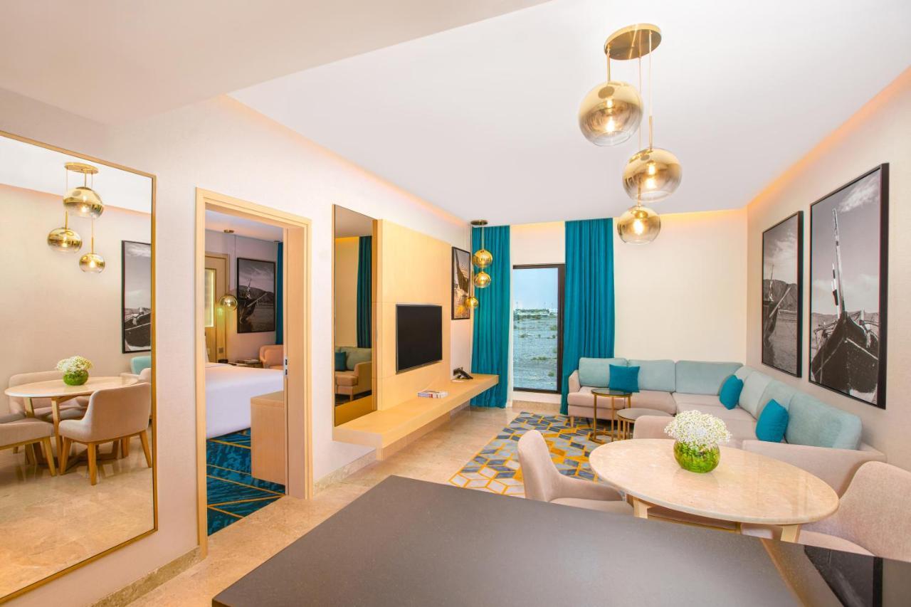 Maani Muscat Hotel & Suites Zewnętrze zdjęcie