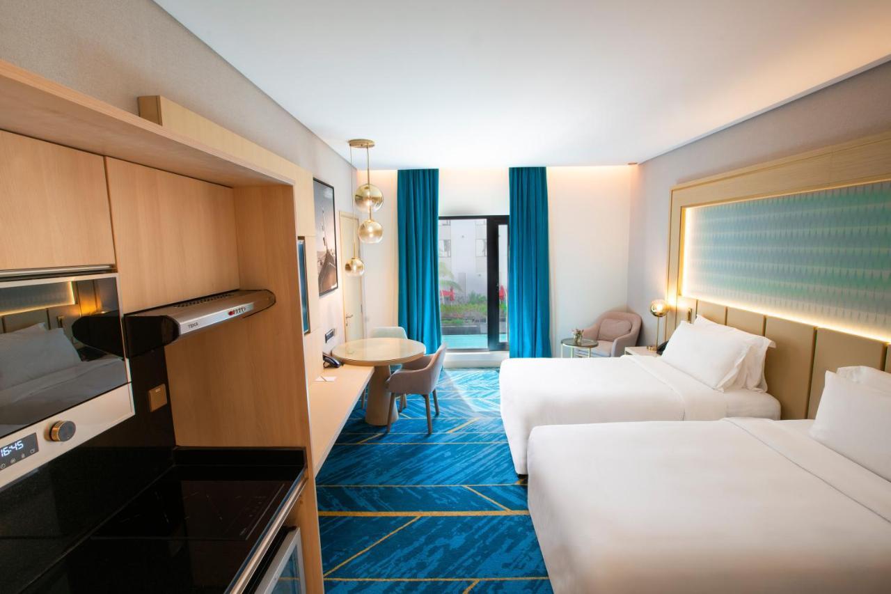 Maani Muscat Hotel & Suites Zewnętrze zdjęcie