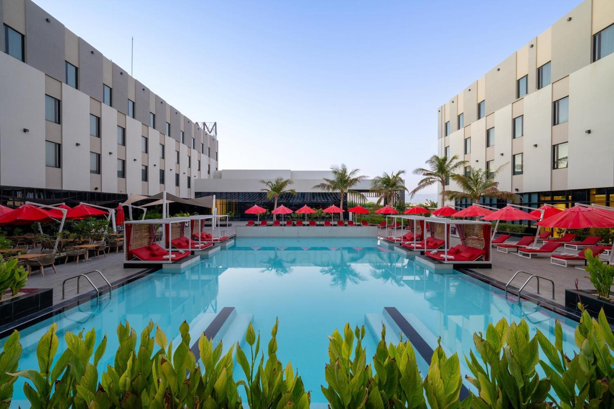 Maani Muscat Hotel & Suites Zewnętrze zdjęcie